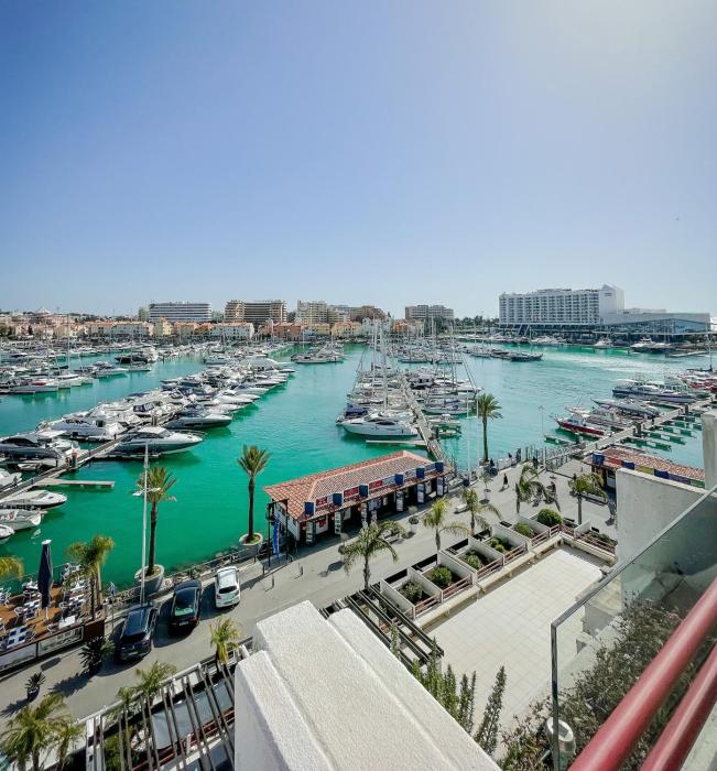 Penthouse Triplex Marina T2 by HsR Vilamarina