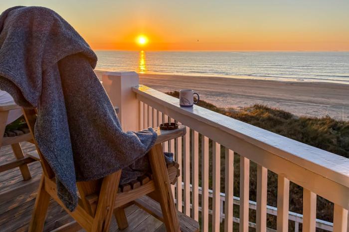 Oceanfront Crystal Beach Vacation Home with Deck!