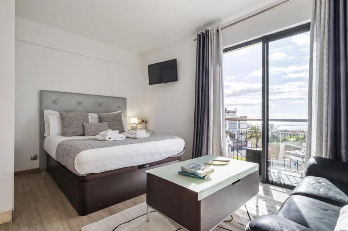 Forum Ocean View 4B by Homie