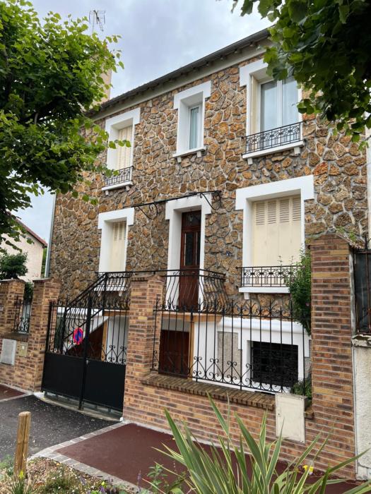 Appartement entièrement rénové proche de Paris