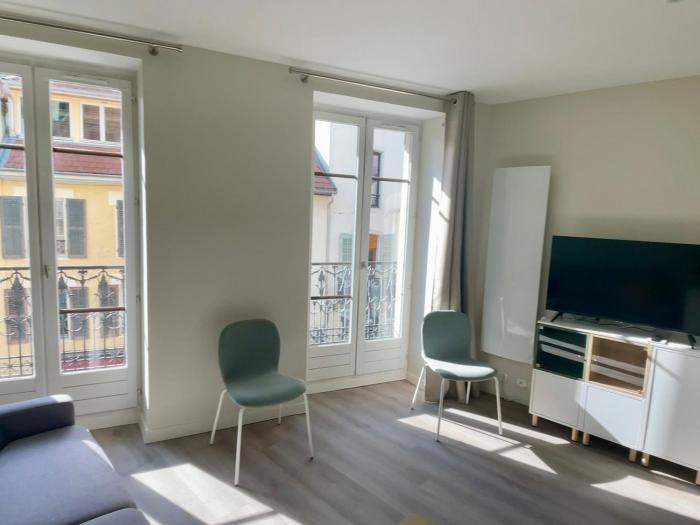 Studio cosy hyper centre Aix-les-Bains avec balcon et wifi - FR-1-555-106