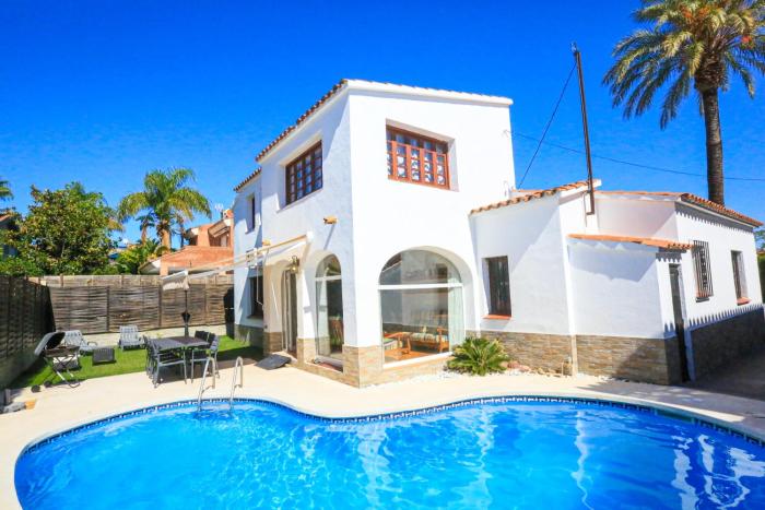 LITORAL COSTA DORADA - VILLA FIORELLA Only Families