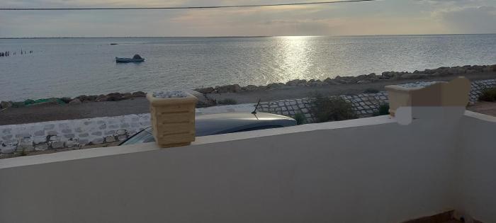 Maison 2 terrasses au bord de mer