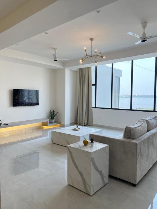 Case De Lago - Blanca