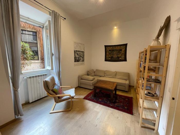 Theos House in Rome Ostiense