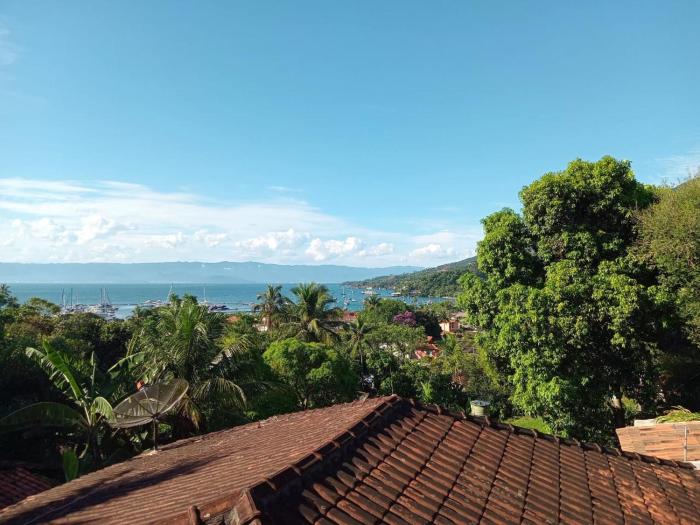 Charmoso Chalé na Vila com vista para o Mar