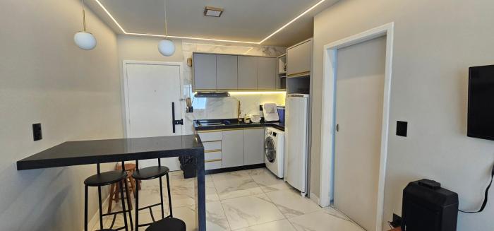 Apto dos famosos na Quadra Mar de Baln Camboriú