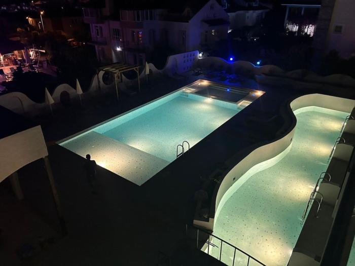 Suites with private pools