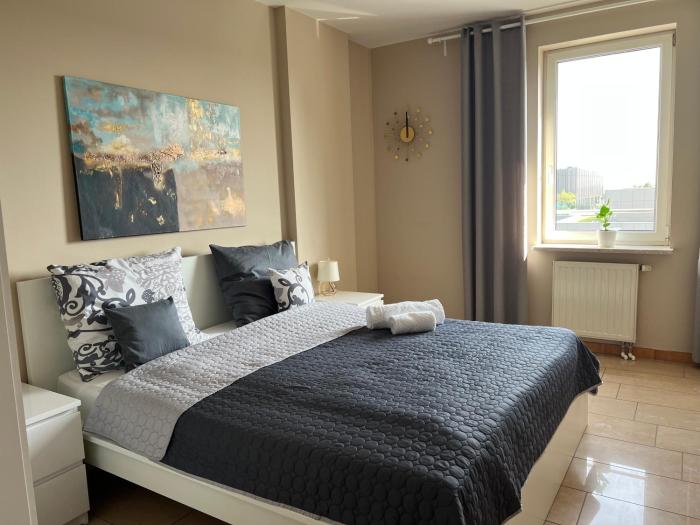 Apartament z widokiem na centrum i darmowym parkingiem