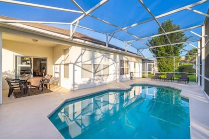 Newly Renovated Close to Disney w Private Pool