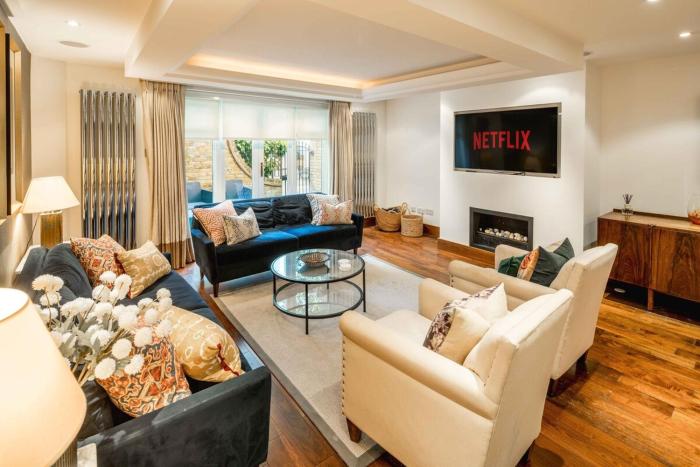 -Air con- Luxury Townhouse - High St Kensington!