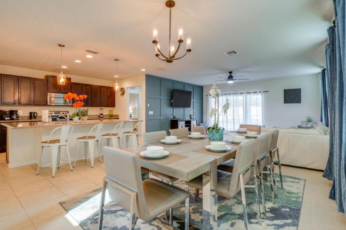 Private Pool: Spacious Family Getaway by Disney!