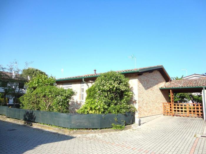 Villa in Caorle near Spiaggia Tartaruga
