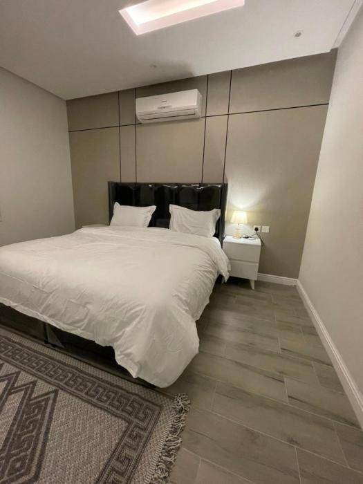 شقة غرفه وصاله بتصميم مودرن وفندقي