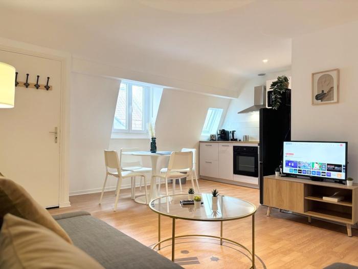 Apartment for 6 guests in Hypercentre de Rbx