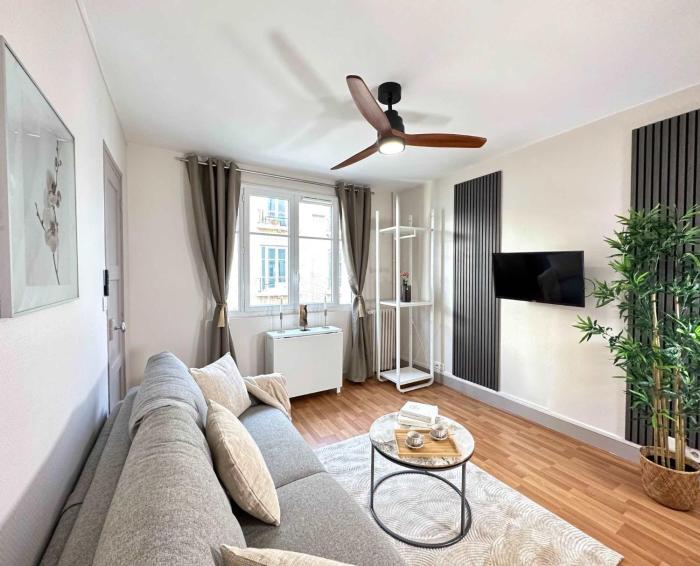 Porte de Versailles - Executive studio with lift