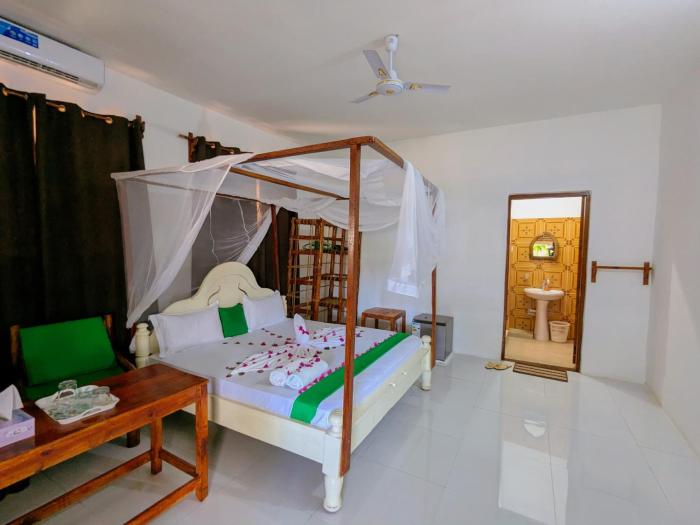 Zanz 14 Beach Bungalow