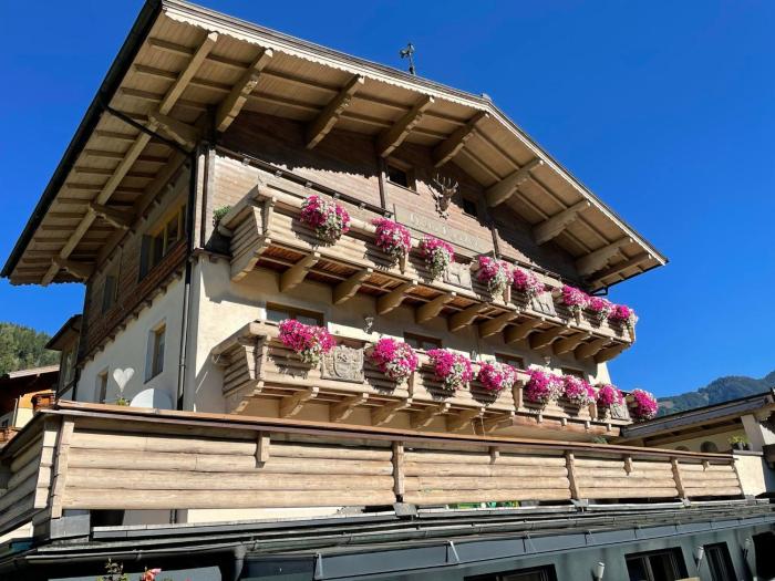 Kössler, Appartementhaus