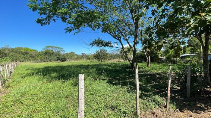 Terreno de 2,500 metros para maquinaria