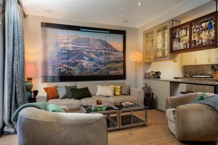 Unique Luxury 3BR Home in the heart of central london, moments away from the vibrant Brick Lane, Shoreditch and London Liverpool Street