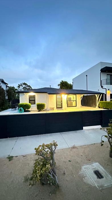 Modern Studio Stylish &Cozy Right Unit