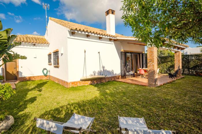 Casa ZAHOMAR con piscina exterior