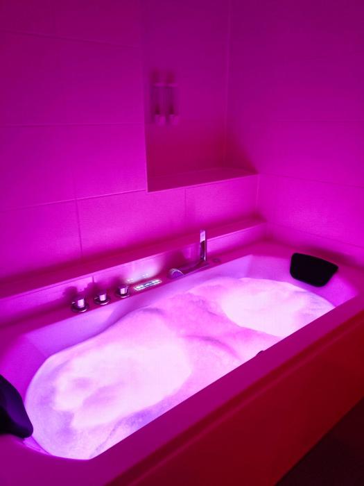 Jacuzzi privé - Netflix - Wi-Fi - parking gratuit