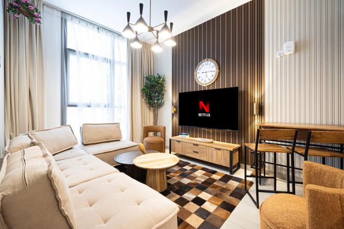 1BR The Crown Apartment by Blue Cloud Holidays