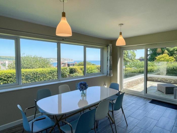 Bay View, luxury house, sleeps 6 adults 3 children