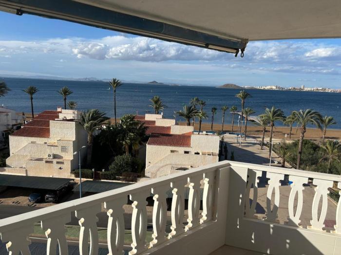 Beautiful 2 bedroom apartment in Playa Honda with Spectacular Sea Views