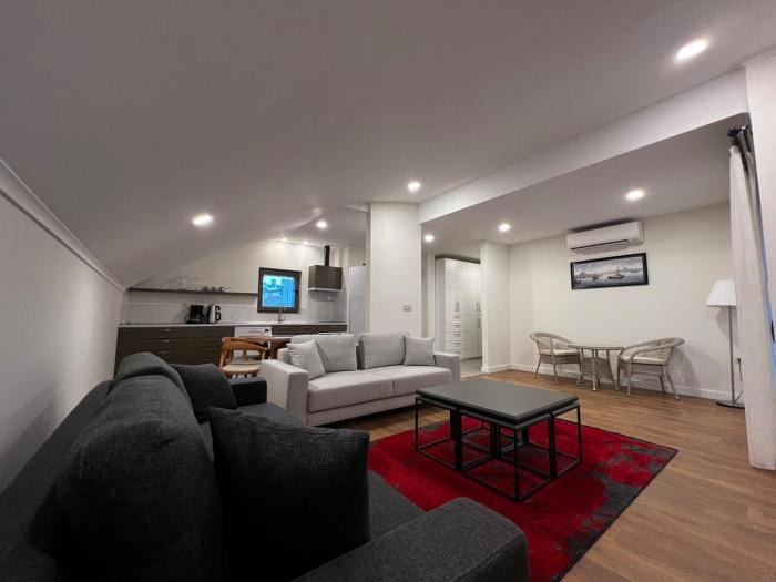 Su apartment side terrace no 3