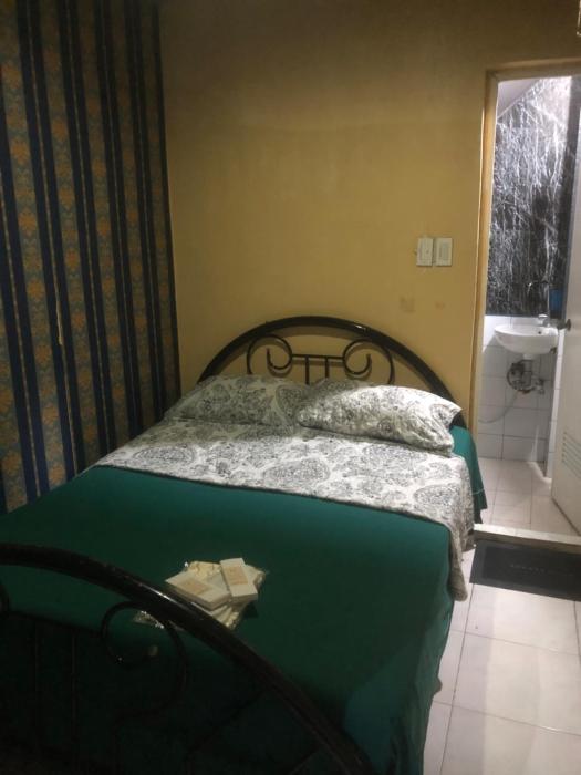 JOHNFONZ BUILDING Spacious Room