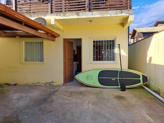 Casa com trilha para praia 2 quartos com garagem privativa