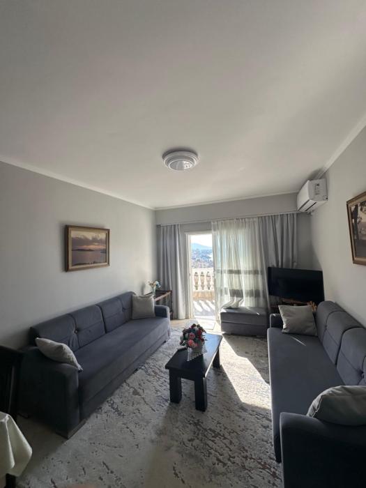 Renatos Apartment