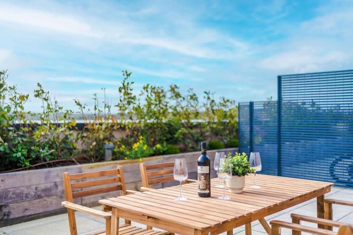 City Penthouse - Roof Terrace & Free Parking