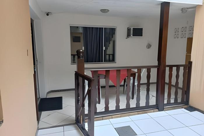 Apê com AC perto da praia