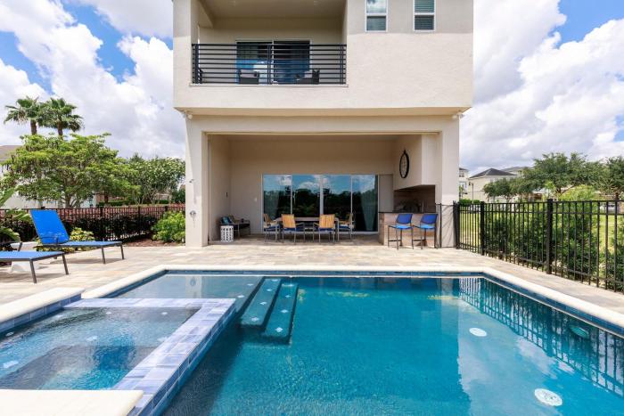 LE580X Liberty Square