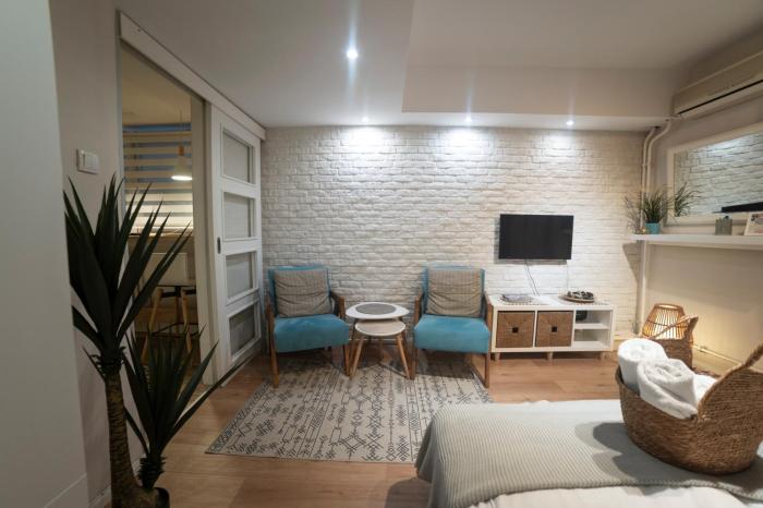 Cozy Haven - Comfort and parking near Clinical Center