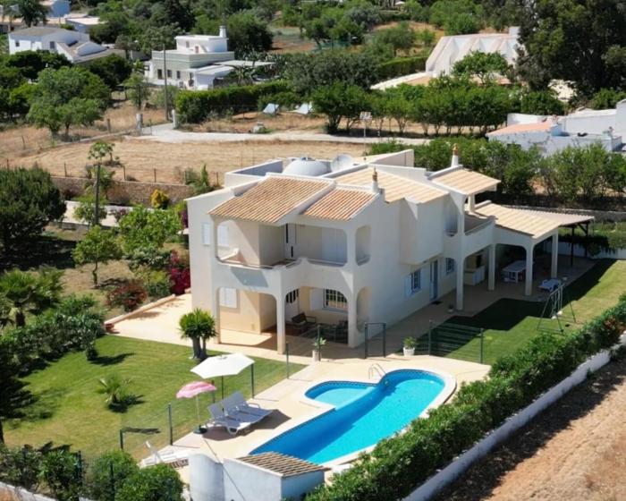 Casa das Oliveiras - piscina privada, jardim, perto da praia