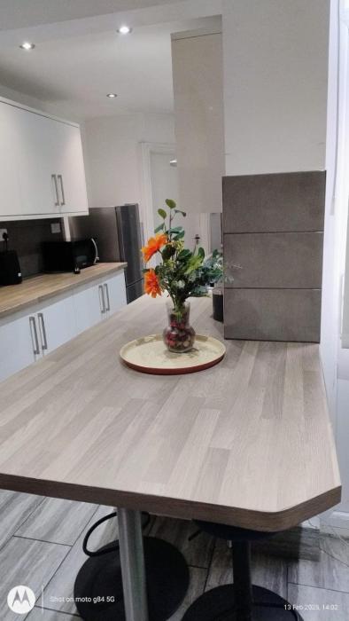 Affordable 3 bed house Stoke-on-Trent for families and contractors