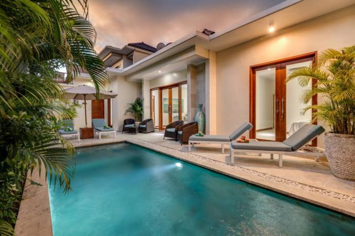 Central Seminyak, 3BR, Ensuites, Sleep 6, Peaceful