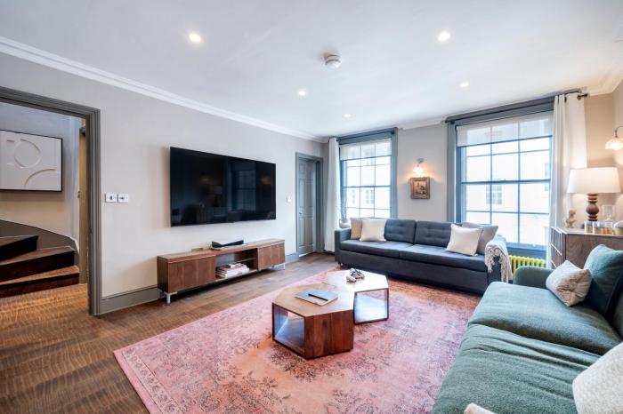 Soho 2 BEDROOMS, 3 BEDS, 2,5 BATHROOM on central location