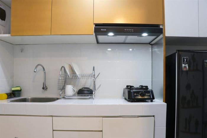 Affordable Price and Homey Studio Tokyo Riverside PIK 2 Apartment By Travelio