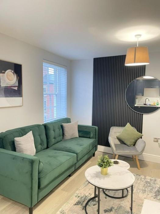Brand New City Centre Apartment - Free offsite Parking Available