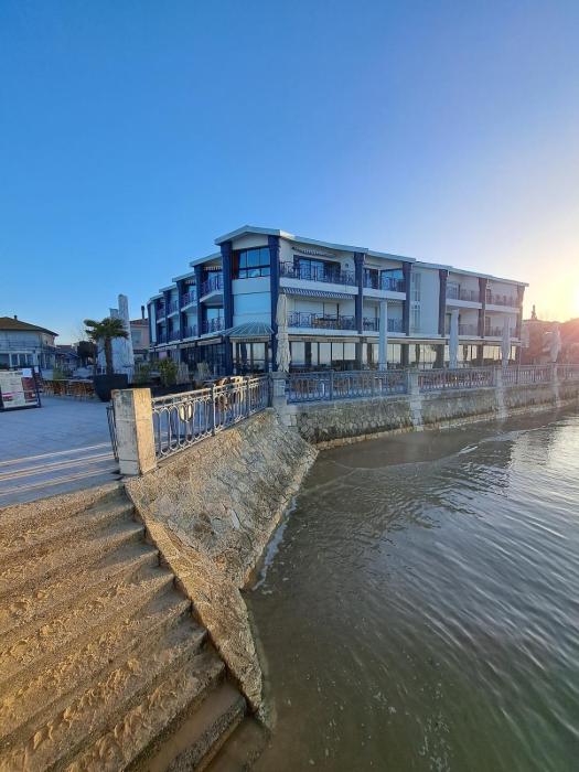 Léchappé bleu, T2 vue imprenable sur la plage