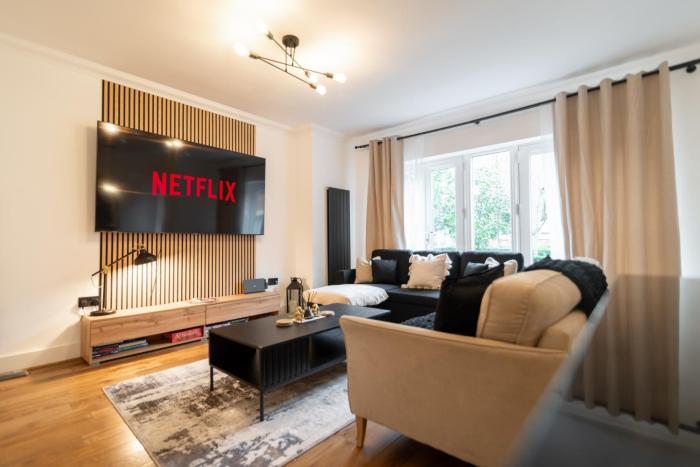 Luxury 2 Bedroom City Centre Haven Super King En-suite with Parking