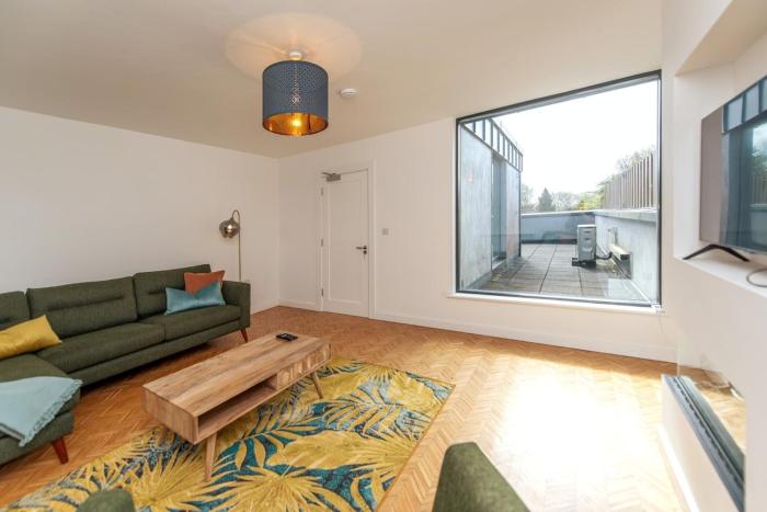 Modern Luxury -Four Bed House