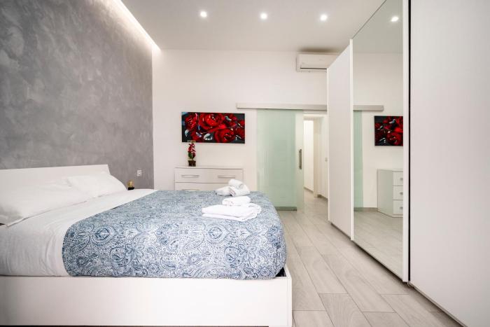 Casa di Carly - large cozy retreat in center