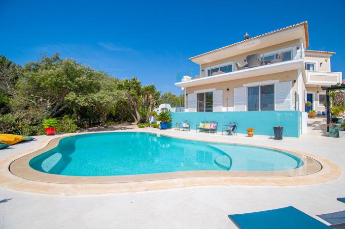 The One Ocean Front - Elegant 3-Bedroom Villa