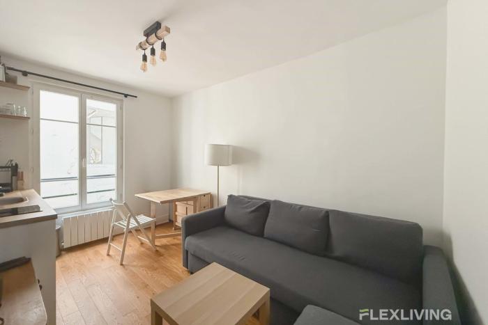 Boucry - Charming and Bright One-Bedroom Apartment in the Heart of the 18th